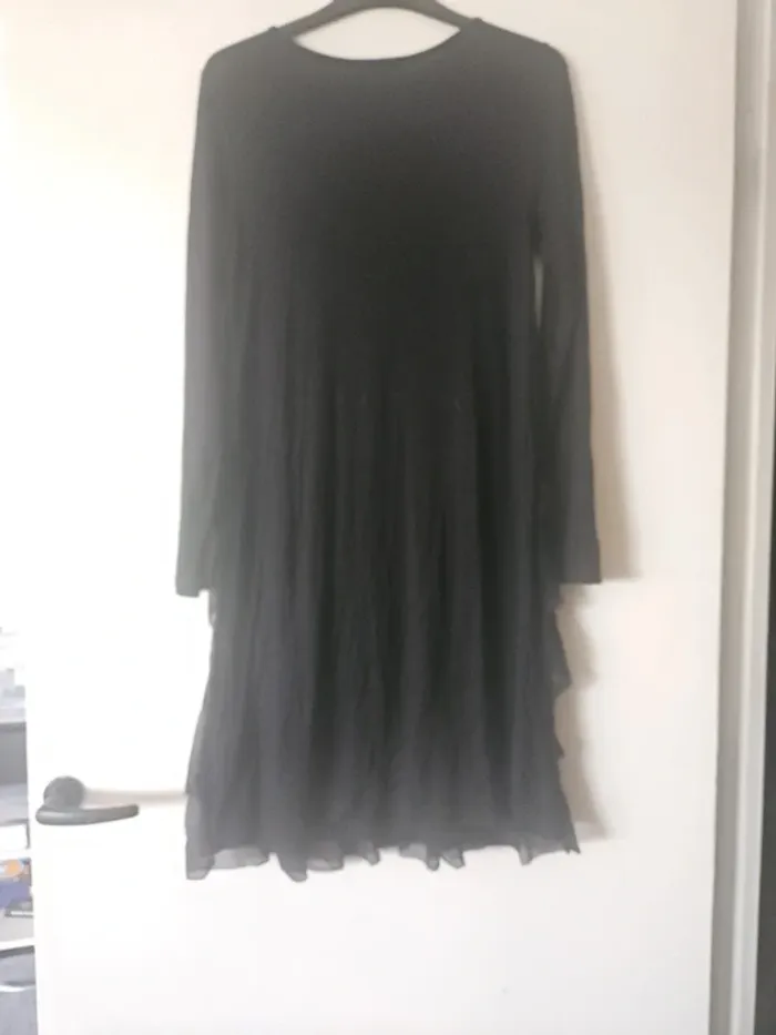 Robe noir - photo numéro 3