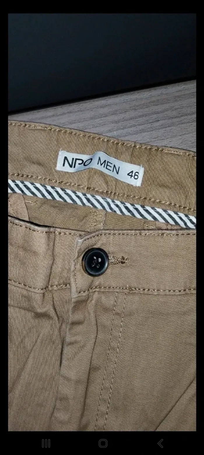 Chino homme neuf taille 46. La bonne couleur est celle de la 1ere photo - photo numéro 2
