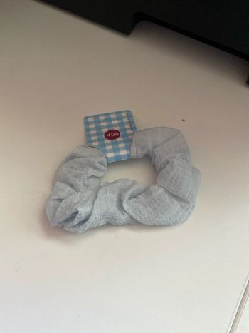 Chouchou matière gaufré bleu clair