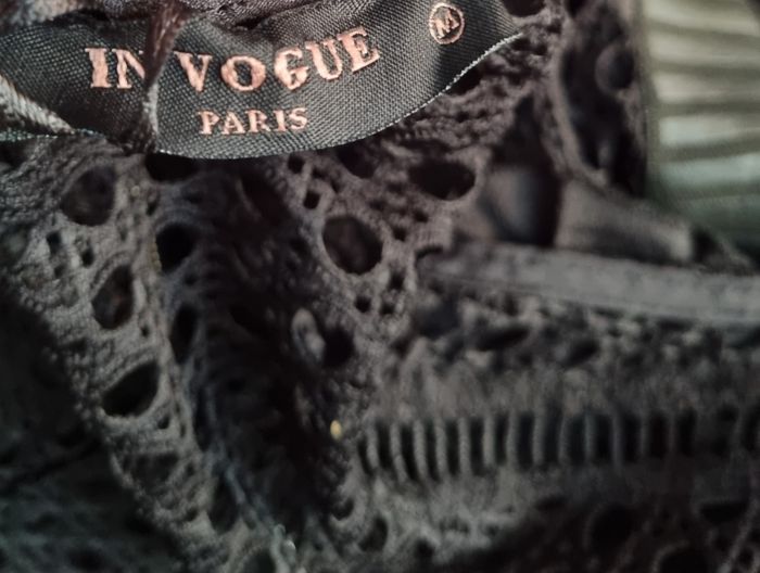 Robe noir ajouré taille M (In Vogue) neuve - photo numéro 9
