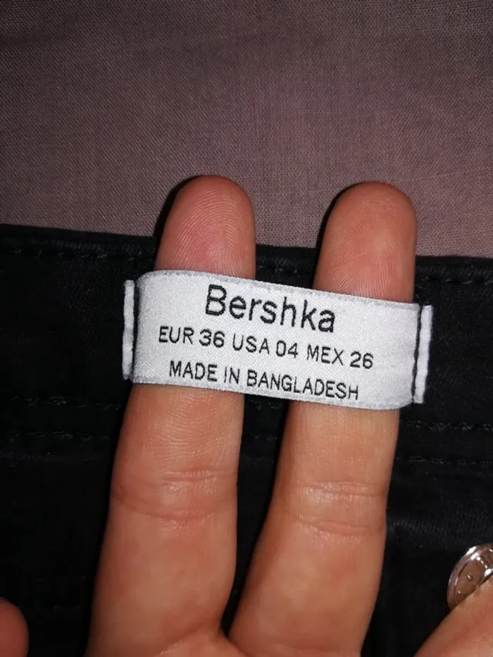 Jean skinny noir, Bershka, taille 36, très bon état - photo numéro 2