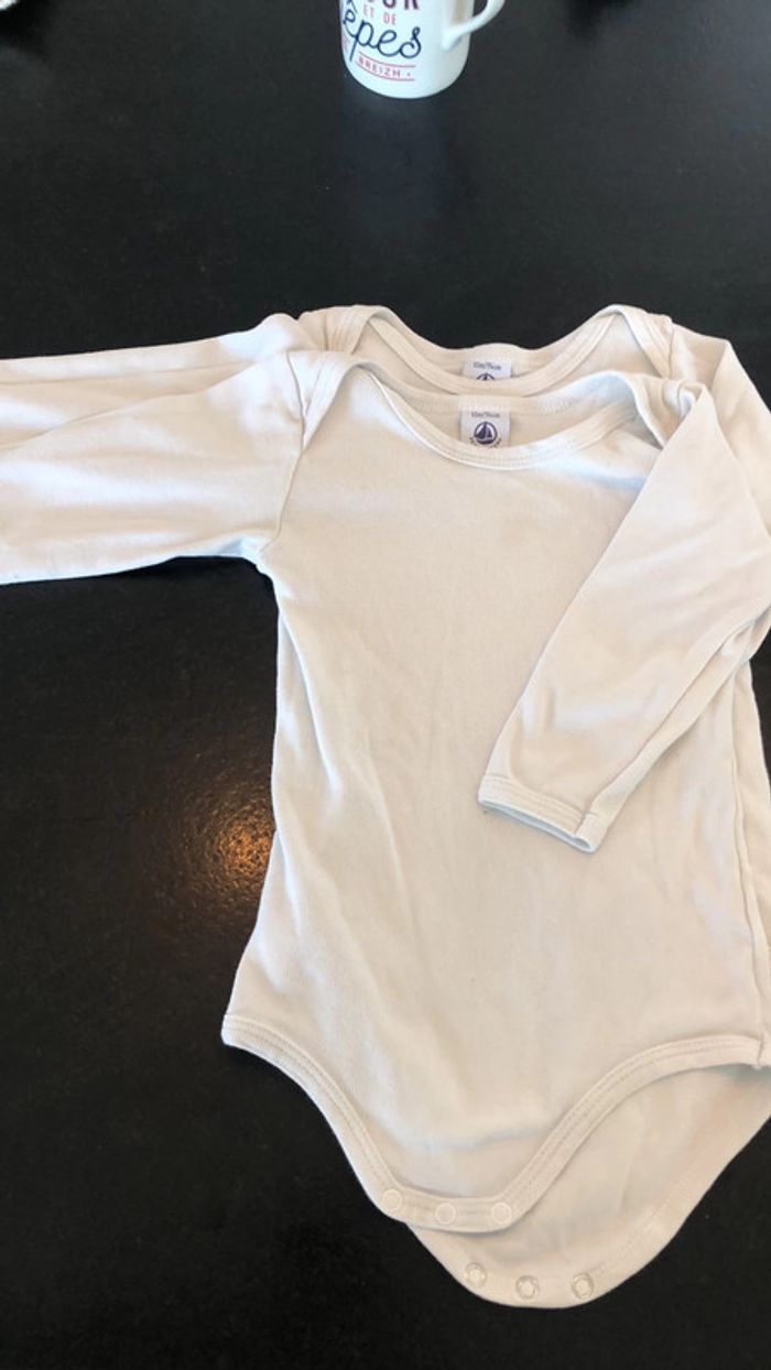 Lot de 3 bodys Petit Bateau - photo numéro 2