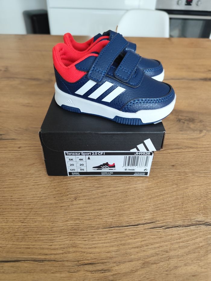 Basket adidas garçon taille 20 - photo numéro 4