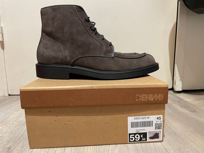 Chaussure homme  cuir neuf dans sa boîte d’origine