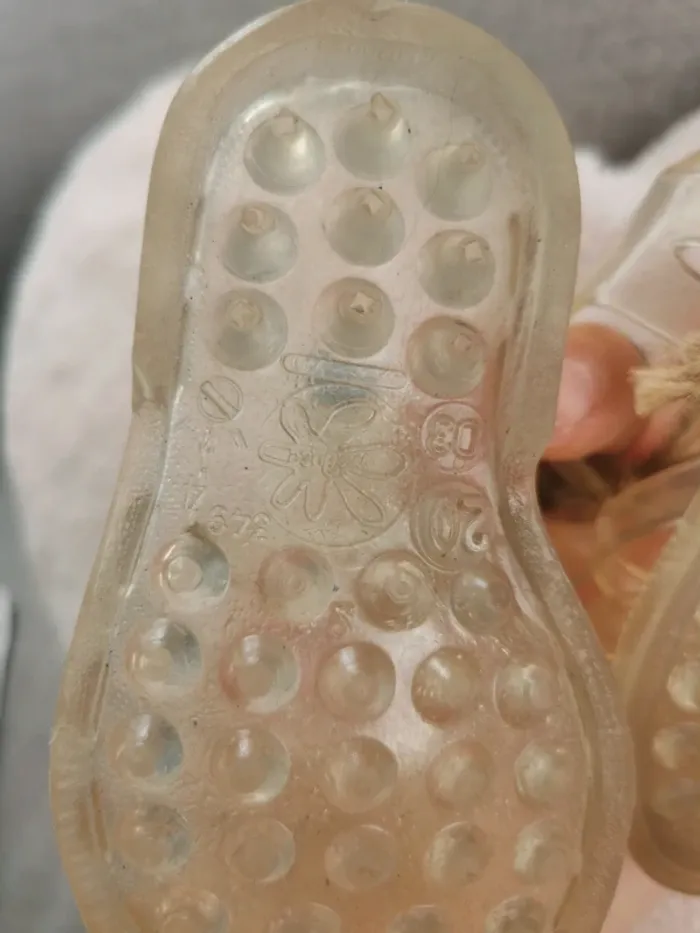 Chaussures pour la plage jeu d'eau transparante Méduse taille 20 - photo numéro 2