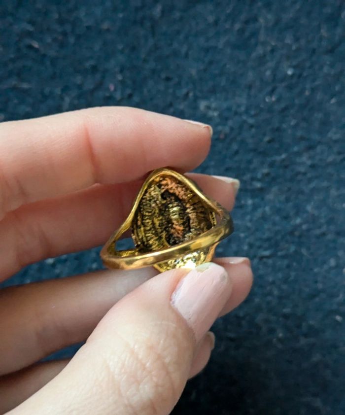 Bague losange fantaisie avec des strass - photo numéro 3