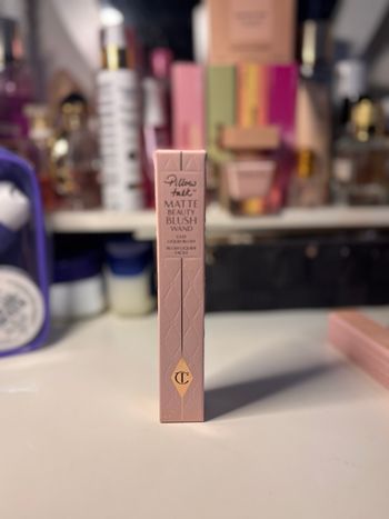 Charlotte Tilbury – Pillow Talk Matte Beauty Blush Wand | Teinte Peach Pop 