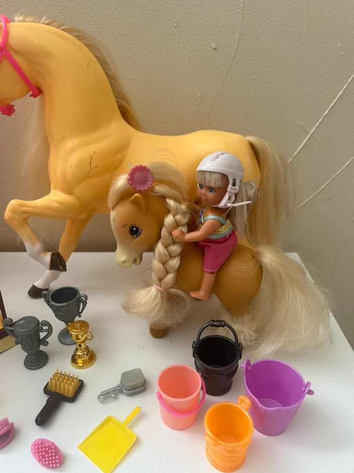 Barbie 🩰 chevaux + poupées barbie + accessoires - photo numéro 3