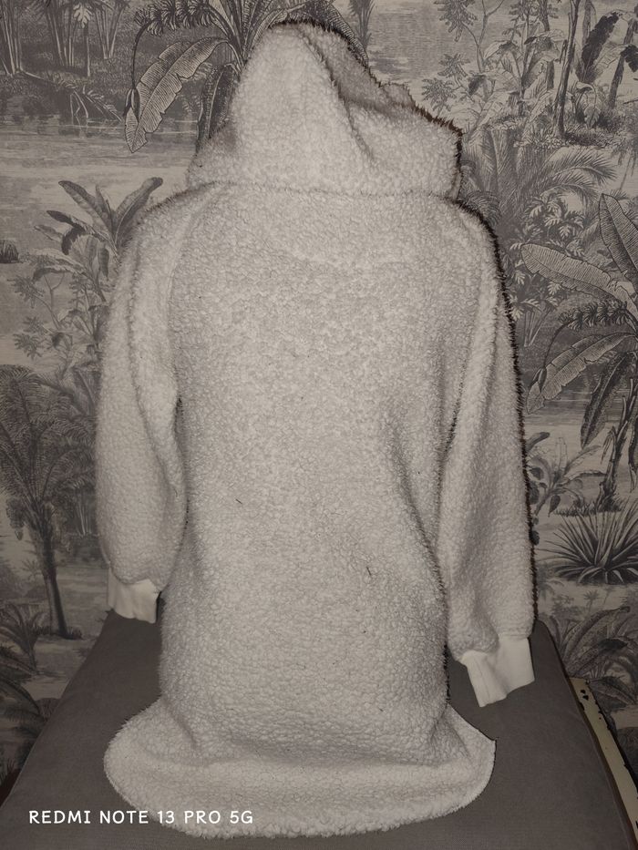 Sweat pilou pilou ours blanc 🐻 14 ans La Halle – TBE - photo numéro 4