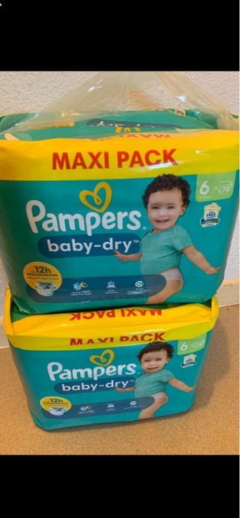156 couches Pampers taille 6