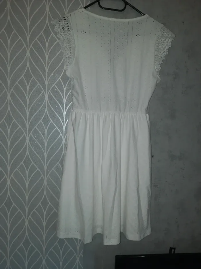 Jolie robe blanche taille 36 - photo numéro 5