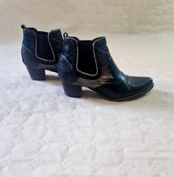 Bottines femme  , Atrai  , taille 37  , originale