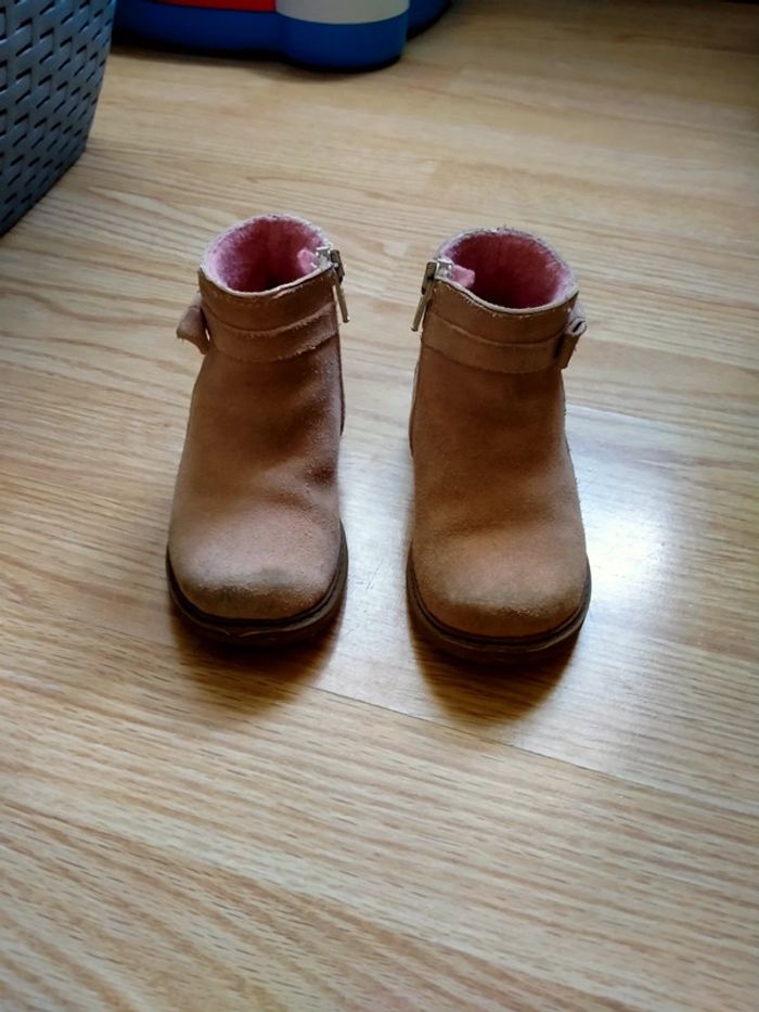 Bottines rose poudré. Gemo.
Pointure 24 - photo numéro 2