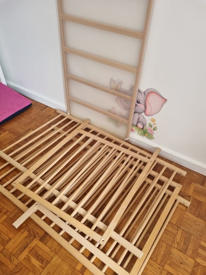 Lit bébé en bois à barreaux - photo numéro 2