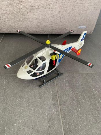 Playmobil hélicoptère de Police avec son policier.