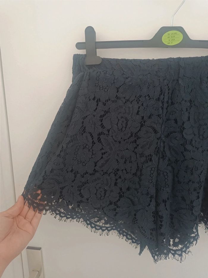Short d'été marine en dentelle 41% coton Taille S Zara En très bon etat