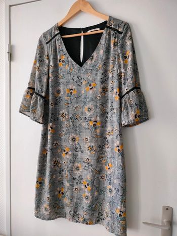 Robe fleurie Gris/moutarde Camaïeu