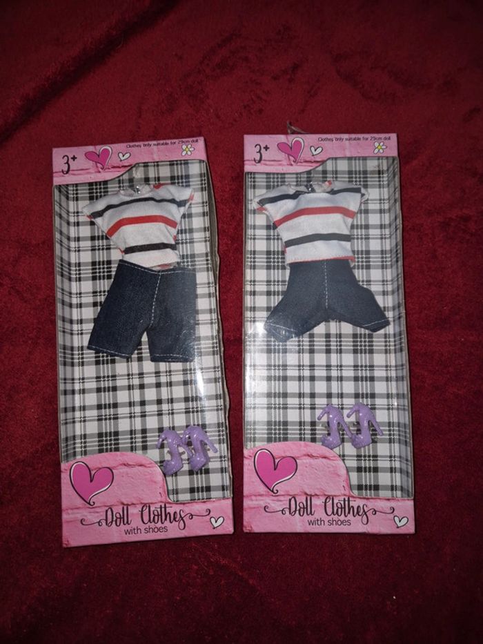 Lot de vêtements barbie