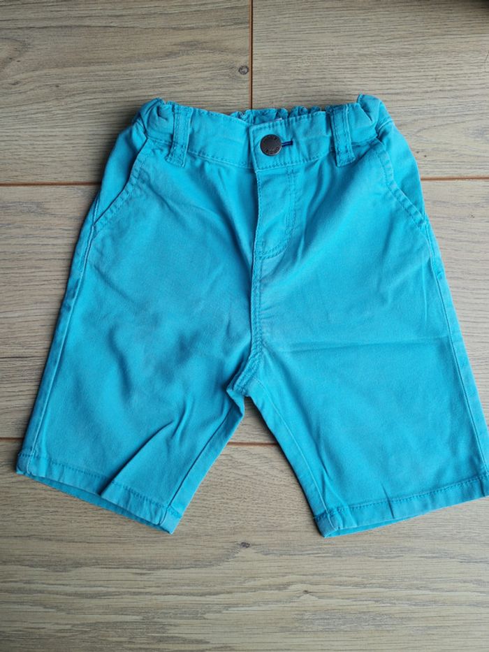 Short turquoise