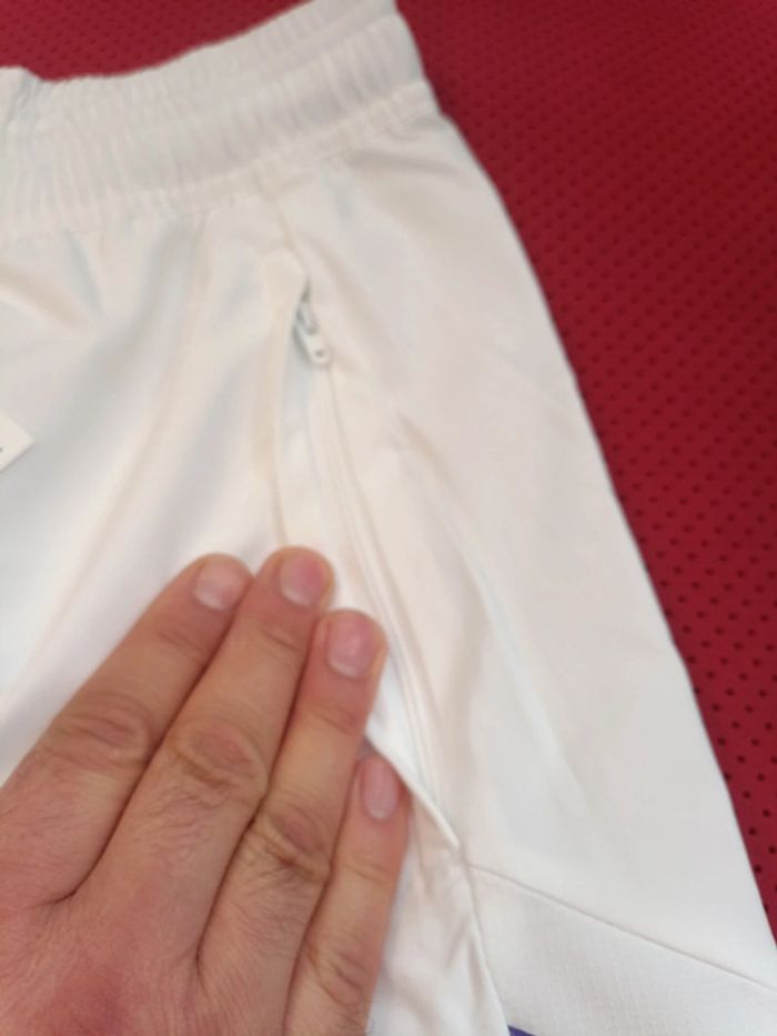 Pantalon de foot Real Madrid, Adidas Authentique Officiel taille enfant 15/16 ans, Neuf - photo numéro 4