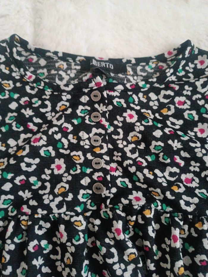 Haut blouse fleurie 8 ans - photo numéro 2