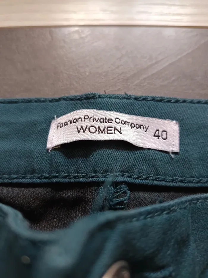Vends pantalon stretch skinny femme taille 40 fashion prívate compagny. - photo numéro 4