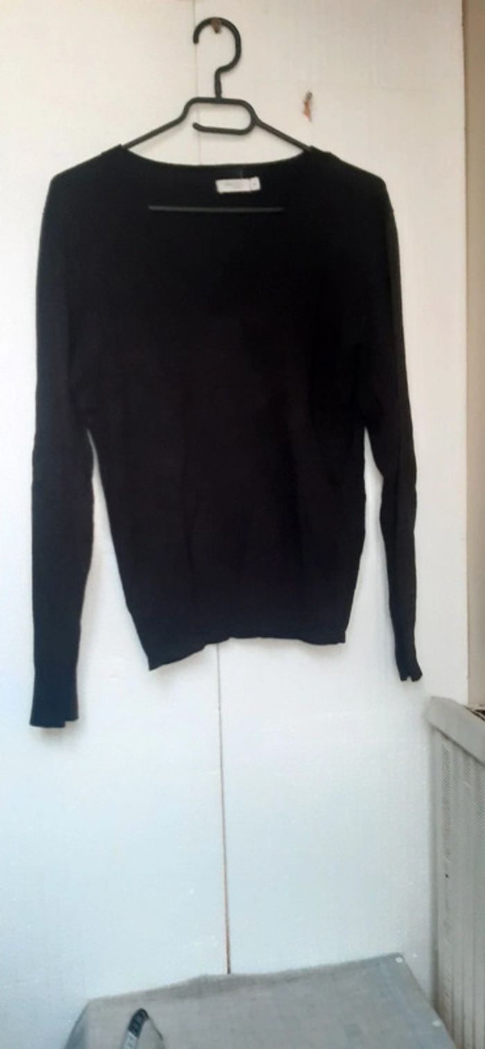 Pull col V taille M 38