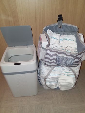 Poubelle automatique rangement couches