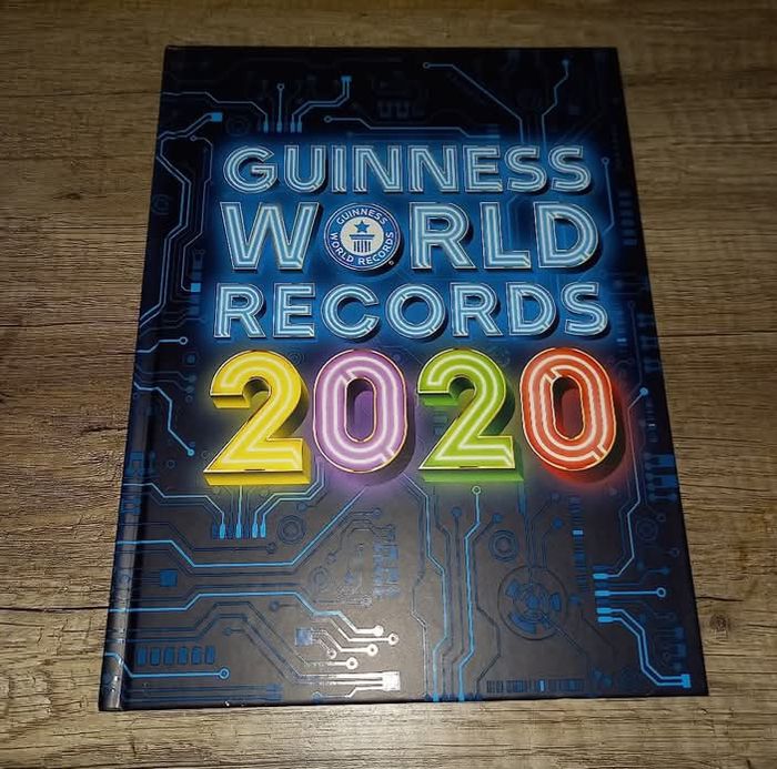 Guinness World records 2020 
Hachette