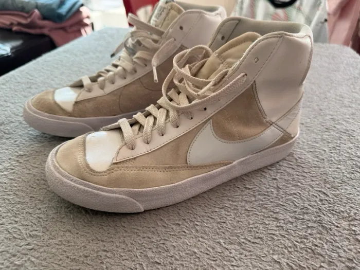 Chaussures Nike Blazer Mid Taille 39 - photo numéro 2