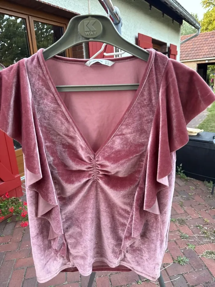 Joli haut en velours stradivarius taille M - photo numéro 3