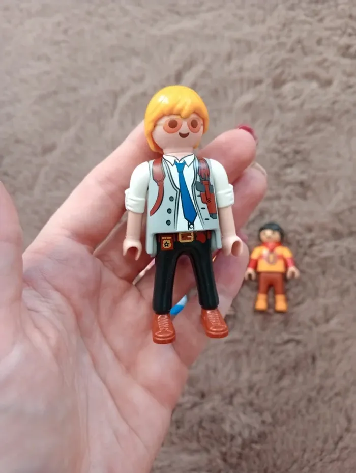 Lot de 4 figurines playmobil - photo numéro 2