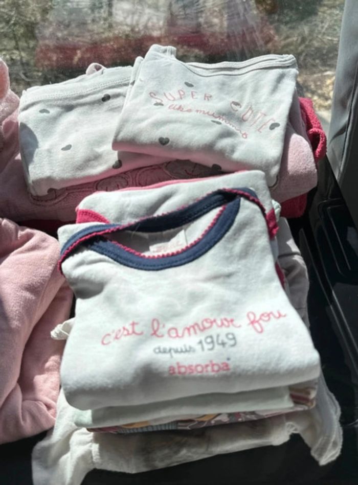 Lot de 14 vêtements taille 23/24mois - photo numéro 2