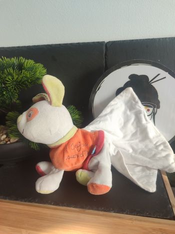 Doudou chien gris orange rouge vert mouchoir Cajou sucre d'orge Blanc Orange