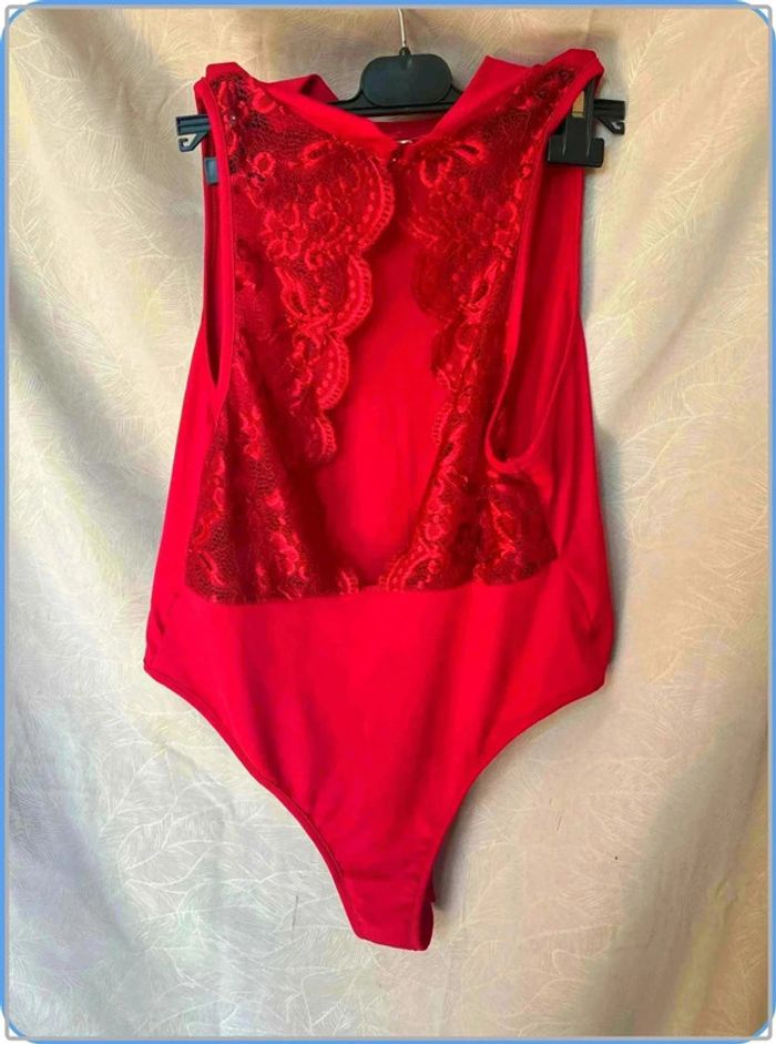 Tres jolie Body taille 42 neuf - photo numéro 2