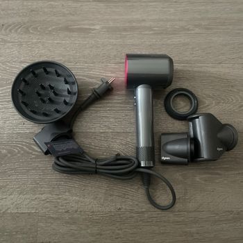 Dyson sèche cheveux 