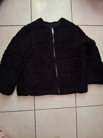 Manteau court en fausse fourrure zara