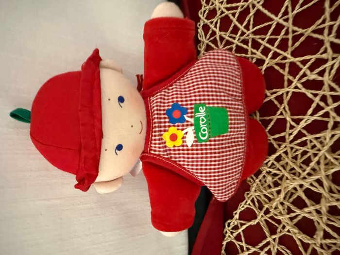 POUPEE POUPON COROLLE ROUGE VICHY FLEURS GRELOT