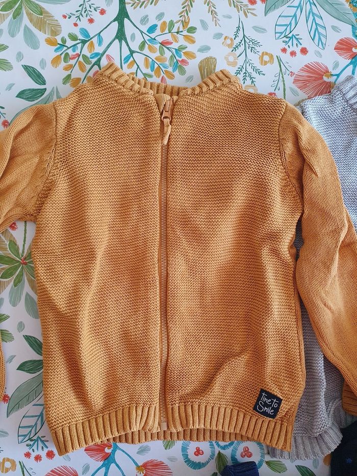 Lot 4 gilets 3ans - photo numéro 2