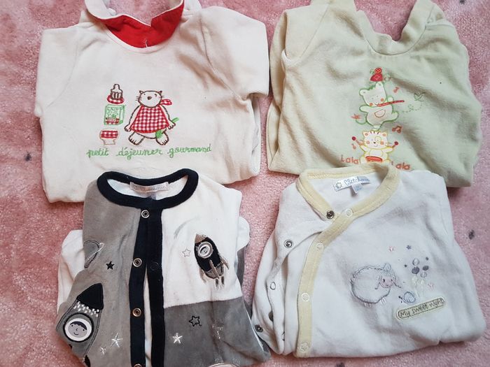 Lots des 4 pyjamas  manche longues  naissance 1 mois