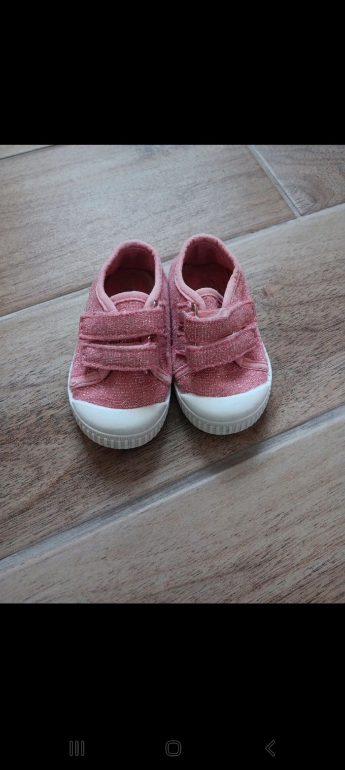 Chaussures fille pointure 20