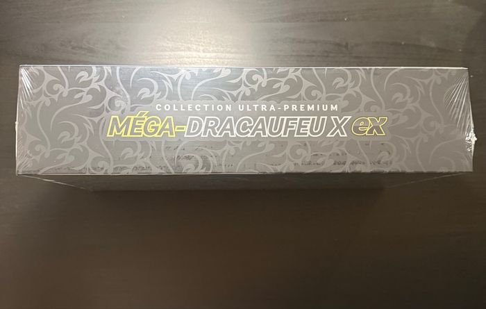 Coffret Pokémon – Ultra Premium Collection – Méga-Évolution Dracaufeu – Neuf – VF - photo numéro 3
