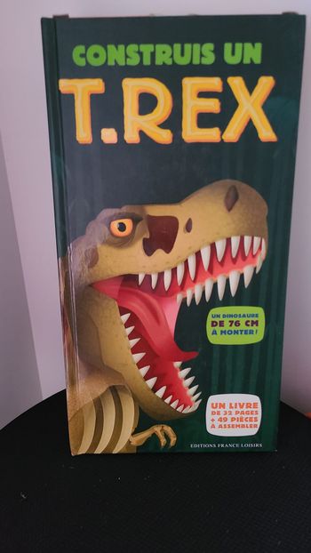 Construis un tyrannosaure REX Gallimard jeunesse Livre + coffret de construction 49 pièces à assembl