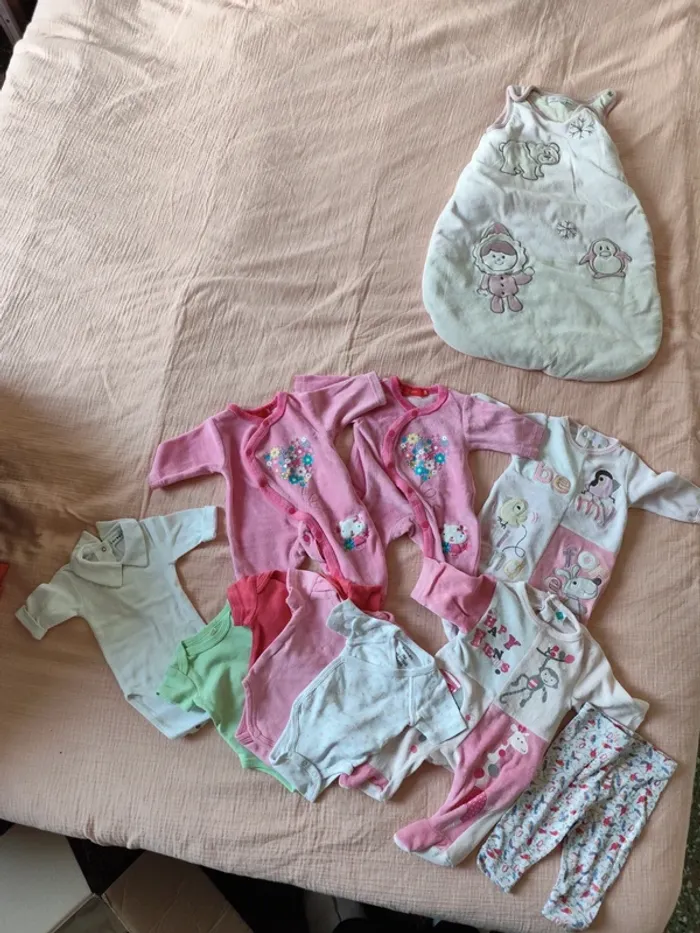 Lot vêtements pour bébé fille naissance