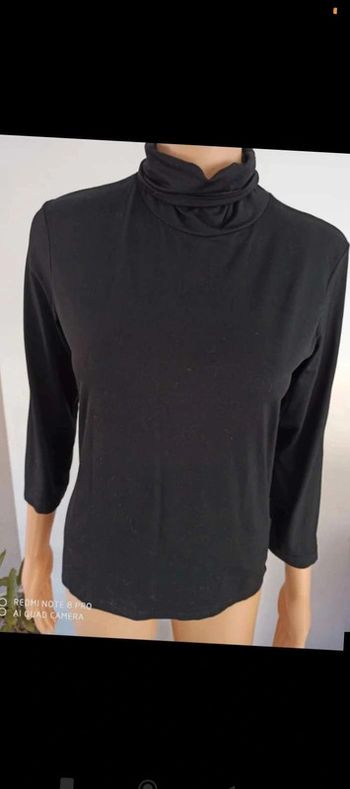 Tee shirt noir col roulé noire