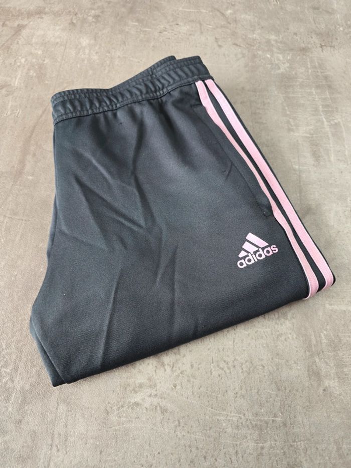 Pantalon jogging Adidas trackpant climacool gris anthracite bande rose taille M