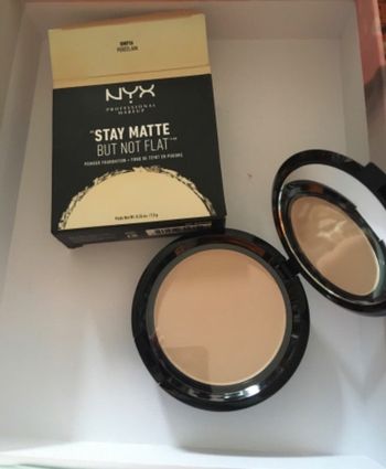 Fond de teint poudre NYX Porcelain neuf