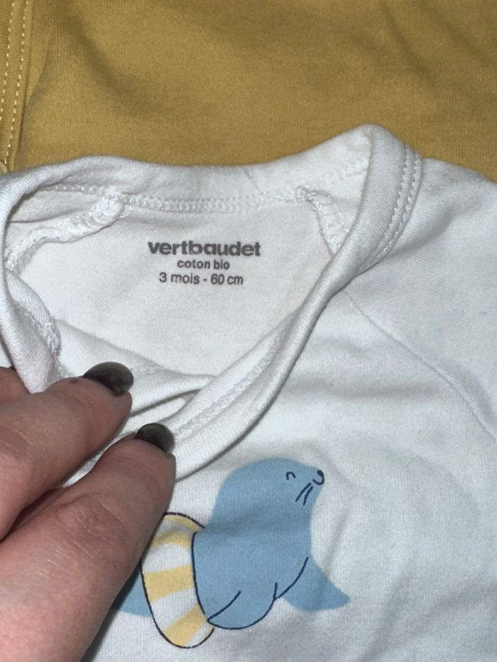 Lot bodies 3 mois - photo numéro 3