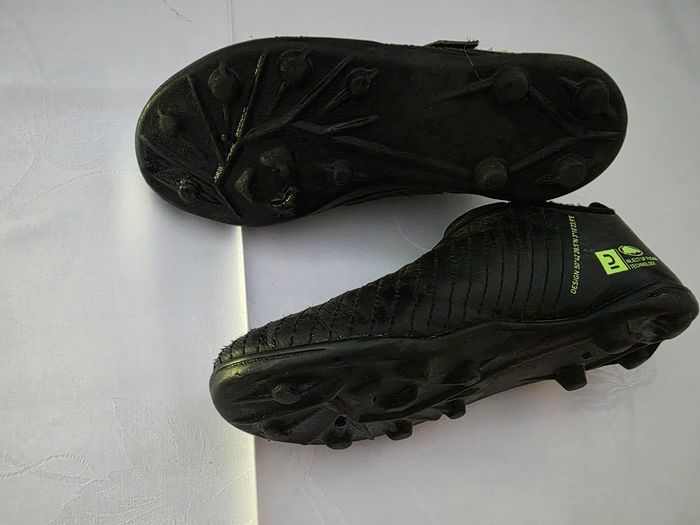Chaussures de foot, pointure 33 - photo numéro 3