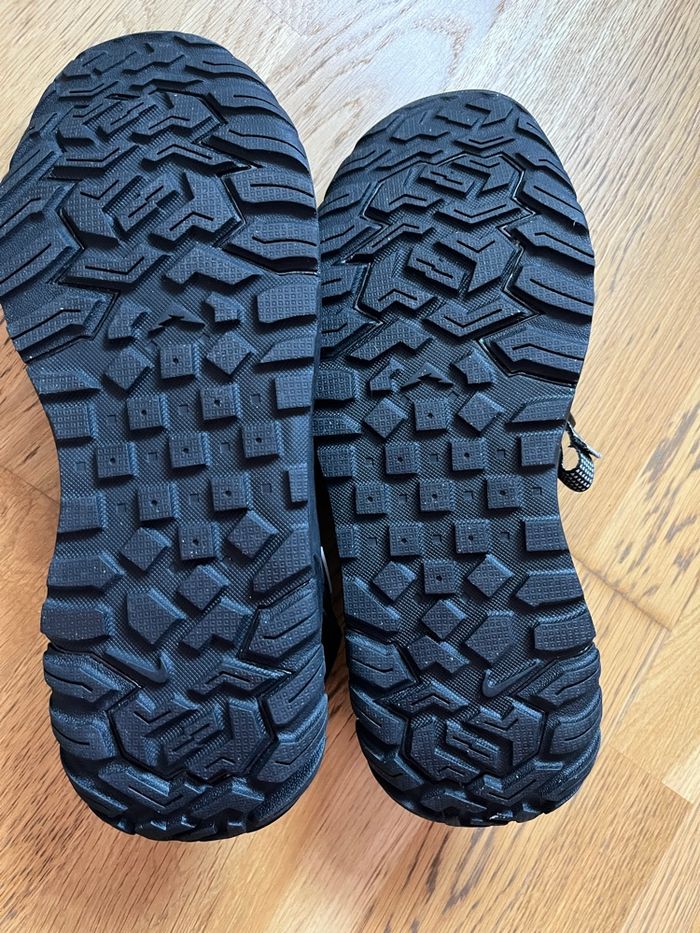 Sandale Nike neuve - photo numéro 2